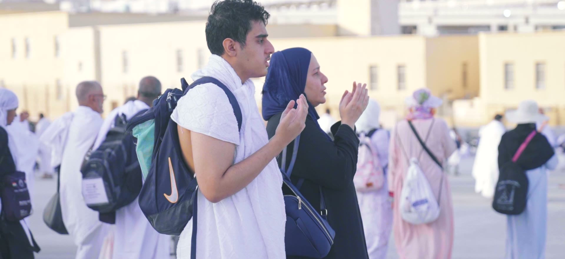 رحلة ضيوف الرحمن في المشاعر المقدسة بين الدعاء والسكينة وأجواء الطاعة